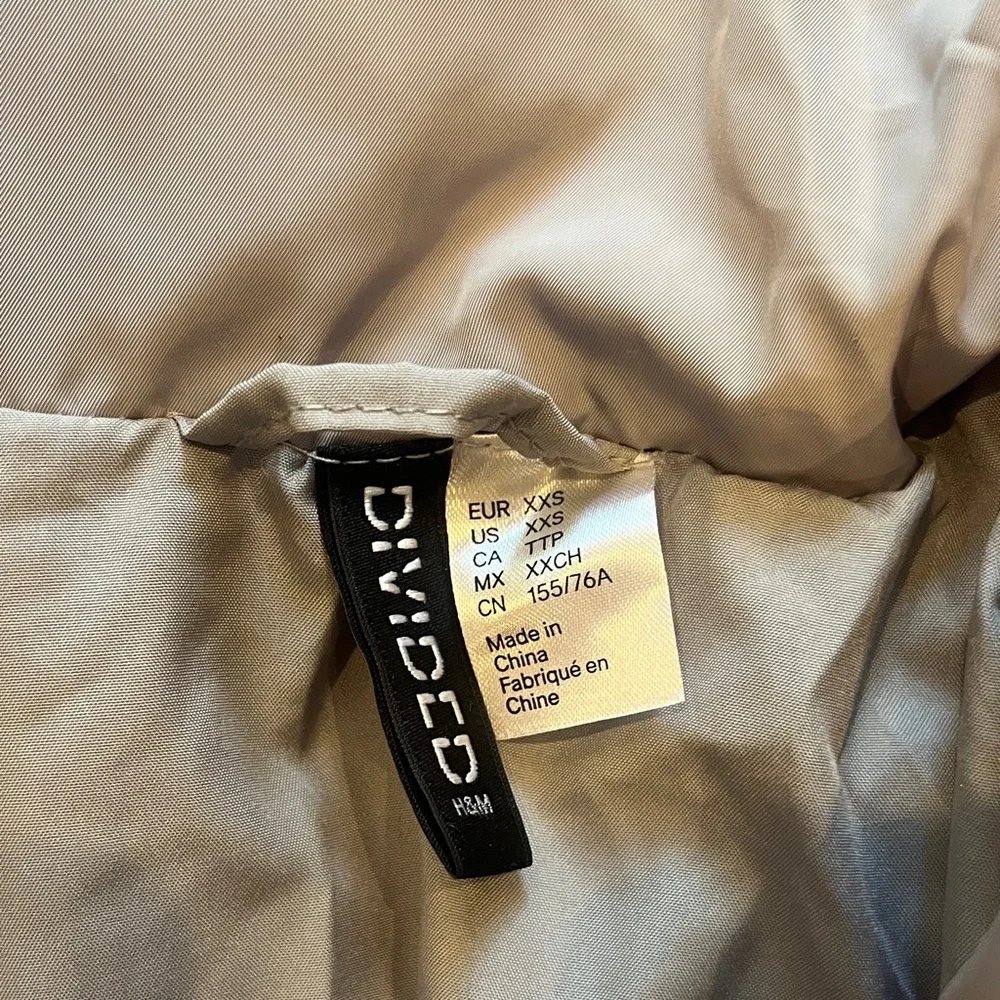 H&M Divided Gray Puffer Jacket - Picture 2 of 7